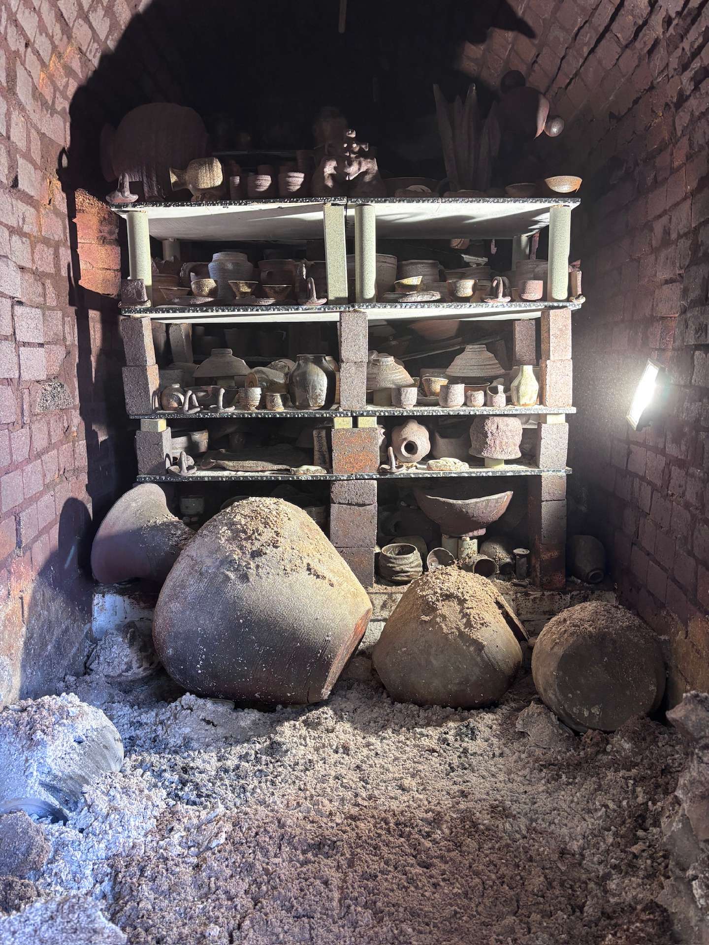The shelves of Kujiragama after the first firing